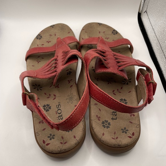 Taos Nirvana Women's Red leather Sandals size 8 - Picture 4 of 9